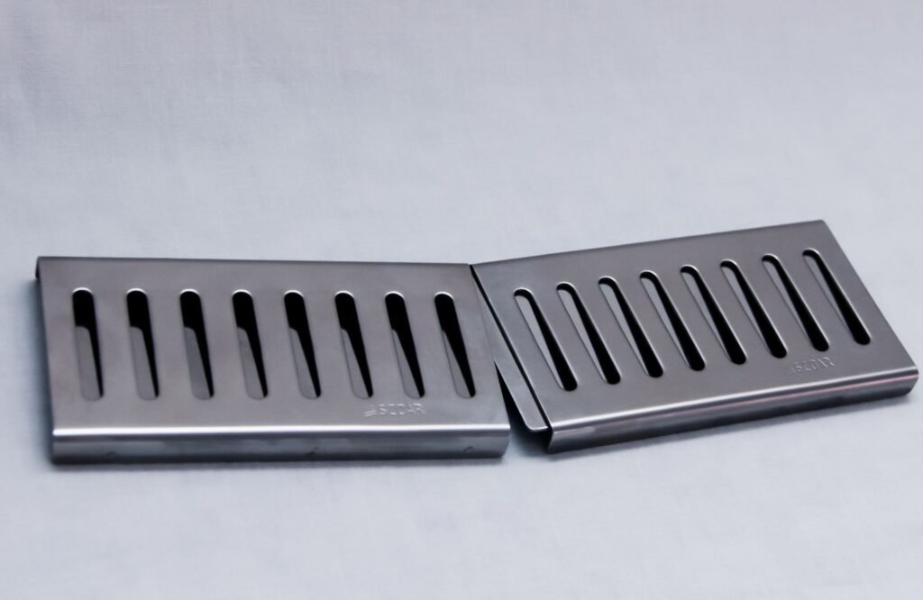 Ralos Lineares em Aço Inox: Funcionalidade, Estética e Eficiência para Projetos Modernos
